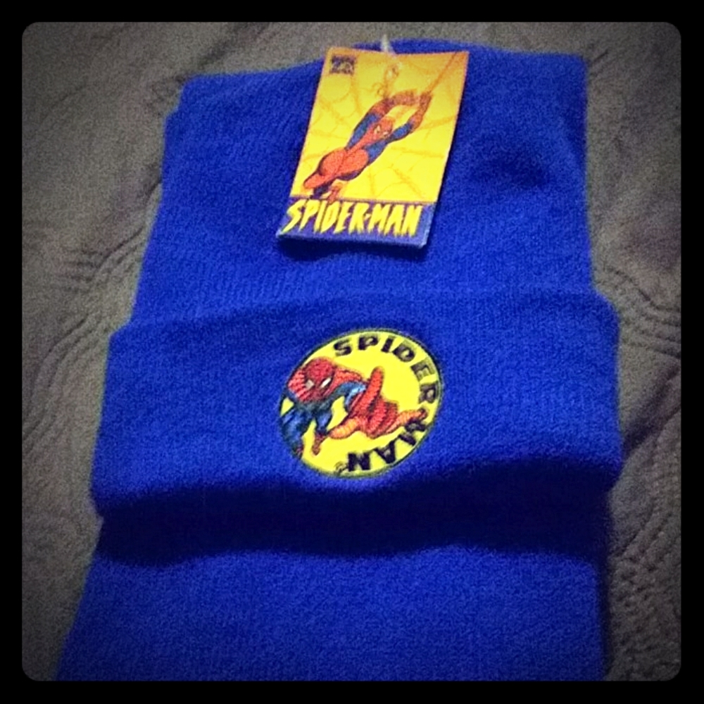 Brand New Spiderman Hat & Scarf